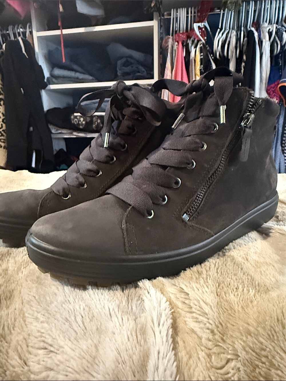 Women’s Ecco black Suede High-Top Sneaker Boot, Gore- Tex size 40